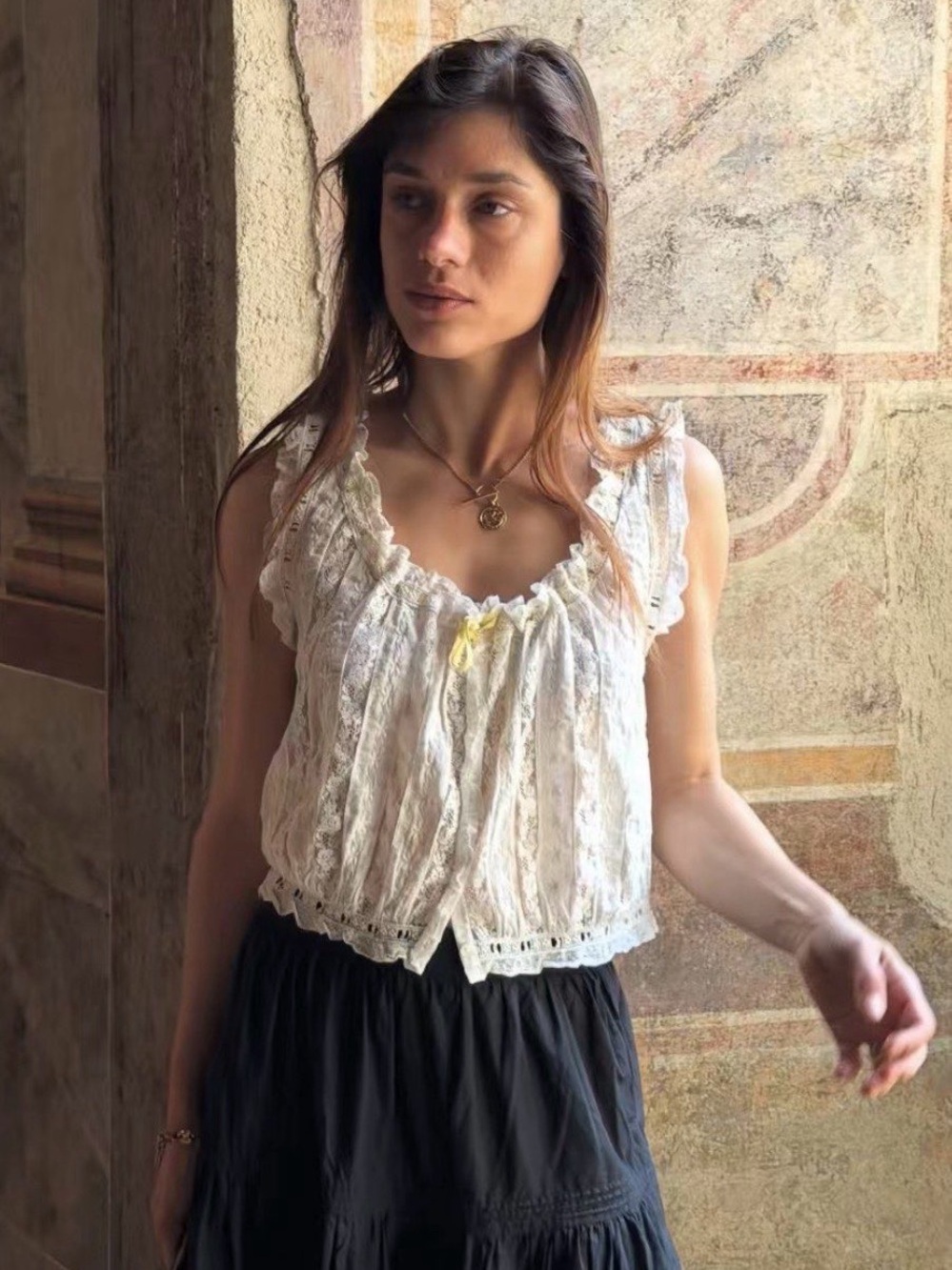 Doen Vetiver Lace Ruffled top with Yellow Tie Salt Size S